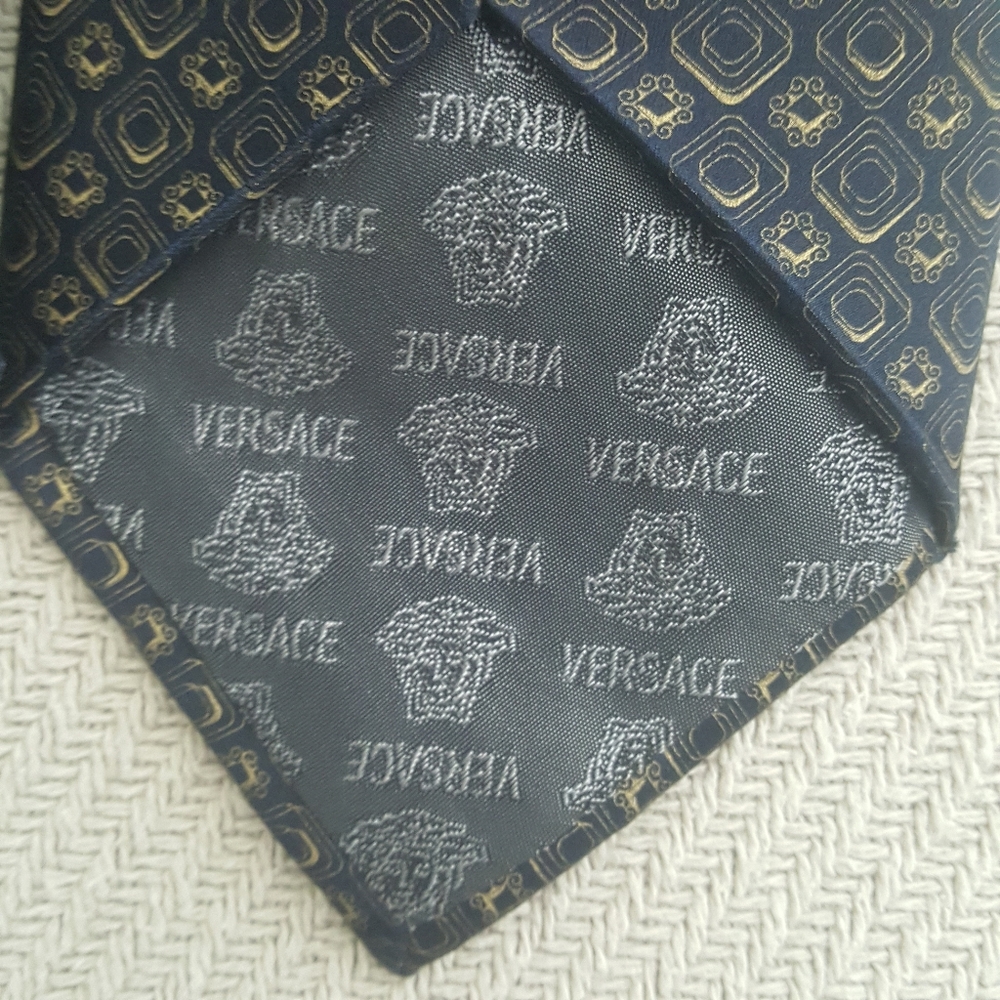 VERSACE TIE. - Picture 2 of 7